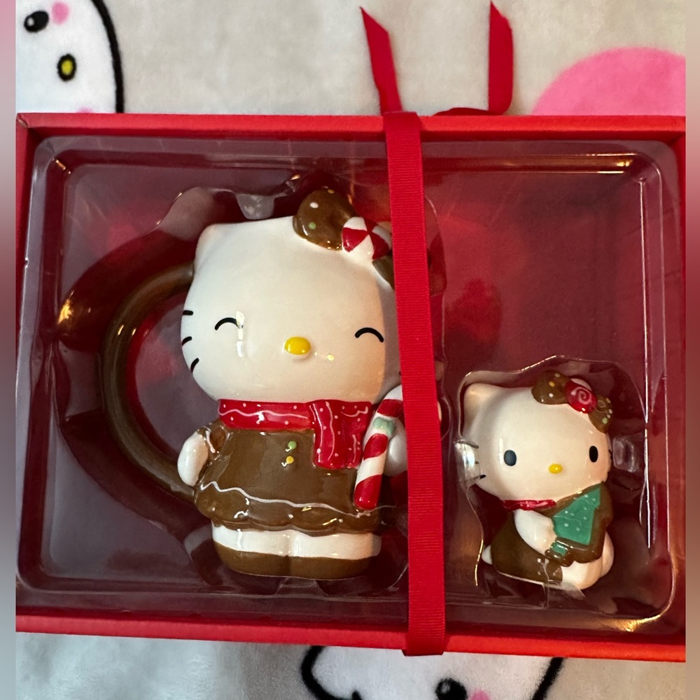 Sanrio Hello Kitty Christmas holiday gingerbread mug and mini figurine set